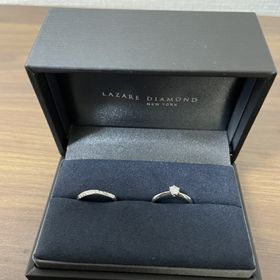 【ラザール ダイヤモンド(LAZARE DIAMOND)の口コミ】 重ねづけを重視して選びました。指が太いのでなるべく指が綺麗に見えるも…