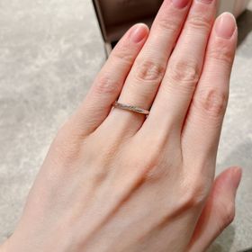 【アイプリモ(I-PRIMO)の口コミ】 いろんなデザインの指輪を見せてもらいましたが、180度どこからみてもダイ…