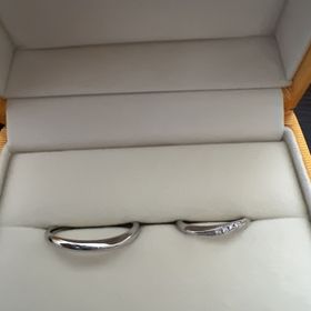 【ケイウノ ブライダル(K.UNO BRIDAL)の口コミ】 デザインがとても可愛いです！あと、リングの細さやウェーブ感が私のドス…