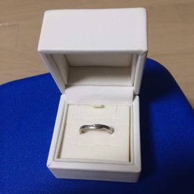 【4℃ BRIDAL(ヨンドシーブライダル)の口コミ】 仕事にも気にならない様な、シンプルで細いタイプの付けやすい物を探して…