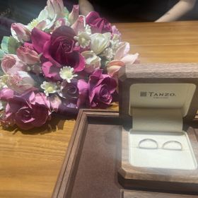 【TANZO.(鍛造指輪)の口コミ】 上下のミル打ちにしましたがとてもかわいい！
ピンクゴールドとの相性もい…