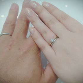 【RosettE(ロゼット)の口コミ】 とにかく細身で自分達に似合うものでさがし
ていました。指が短く肉付きが…