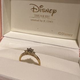 【ケイウノ ブライダル(K.UNO BRIDAL)の口コミ】 【デザイン】分かる人には分かるデザインで、程よいディズニーさ加減が気…