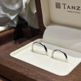 【TANZO.(鍛造指輪)の口コミ】 【デザイン】
ウェーブの形状かつ、エッジがきいているところ。
落ち着い…