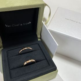【ヴァン クリーフ＆アーペル(Van Cleef & Arpels)の口コミ】 指輪のデザインについて：
シンプルなストレートタイプの指輪です。
指輪…