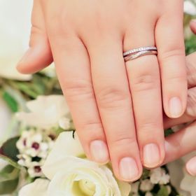 【GALA JEWELRY(ガラジュエリー)の口コミ】 婚約指輪はハーフエタニティリングにしたいとお願いしました。一石ダイヤ…