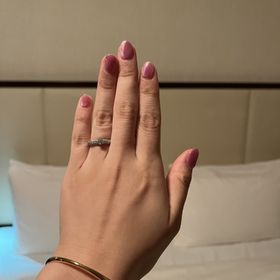 【ラザール ダイヤモンド(LAZARE DIAMOND)の口コミ】 他のブランドも試着したのですが、この指輪をみた瞬間これだ！ビビビット…