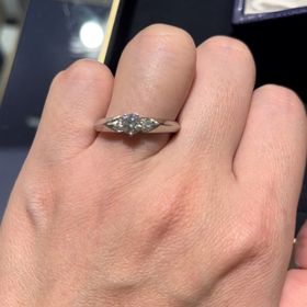 【ショーメ(CHAUMET)の口コミ】 デザインが気に入って試着しました。ダイヤモンドも大きく動かすととにか…