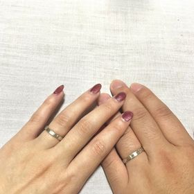 【杢目金屋(もくめがねや)の口コミ】 1つのリングで2人の指輪になるというところです。唯一無二の2人の大切な指…