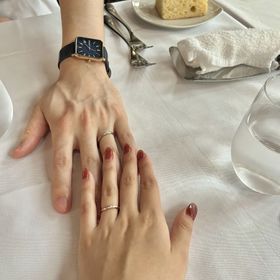 【Something Blue(サムシングブルー)の口コミ】 何気なく店頭ではめてみたのですが、特殊な加工でダイアモンドの輝きが他…