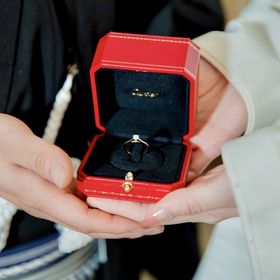 【カルティエ(Cartier)の口コミ】 デザインはシンプルなものが良く、結婚指輪と揃えたかったので、そちらを…