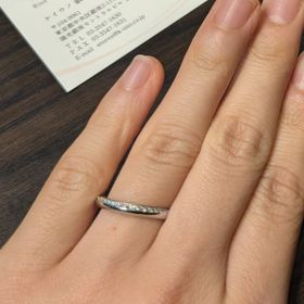 【ケイウノ ブライダル(K.UNO BRIDAL)の口コミ】 私はクレッセントに似せた形でフルオーダーをすることにしました。
指輪の…