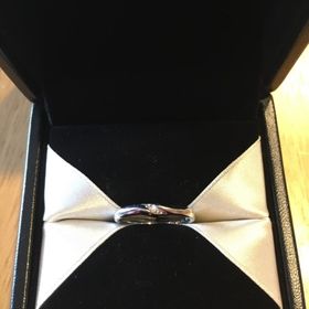 【エクセルコダイヤモンド(EXELCO DIAMOND)の口コミ】 結婚指輪なのでシンプルで毎日つけていても飽きの来ないデザインを探して…