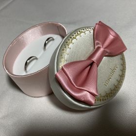 【insembre(インセンブレ)】の口コミ シンプルなデザインでとても気に入っています。
ですが、指に映える色なの...