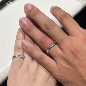 【アイプリモ(I-PRIMO)の口コミ】 第一候補にした指輪でした。
わたしは肌が白いのでプラチナで良かったので…