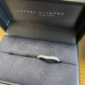【ラザール ダイヤモンド(LAZARE DIAMOND)の口コミ】 デザインがとても綺麗&可愛いかったので一目惚れしました。
つけごご…
