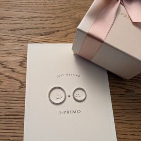 【アイプリモ(I-PRIMO)の口コミ】 女性用の指輪については、3つのダイヤモンドがついており、とても可愛いか…