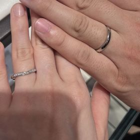 【俄(にわか)の口コミ】 指馴染みがよく、ダイヤモンドがキラキラしていて、緩やかなVラインのデザ…