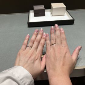 【アイプリモ(I-PRIMO)の口コミ】 デザインがとにかく自分の好みでした。
初めに他の店舗で指輪を見る中で、…