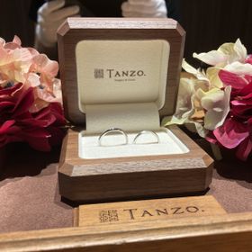 【TANZO.(鍛造指輪)の口コミ】 お互いの大切なペットの刻印を入れ、同じエッジ加工でお揃いにしました。
…