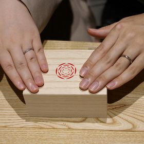 【出雲結(いずもゆい)の口コミ】 デザインがシンプルで毎日つけていられそうだと思い購入しました。石が外…