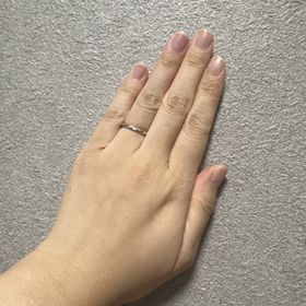 【アイプリモ(I-PRIMO)の口コミ】 ダイヤモンドが斜めに施されていて、手がぱっと明るく見えます。年齢を重…