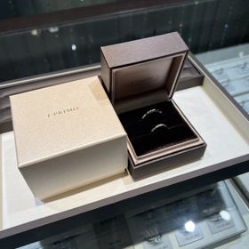 【アイプリモ(I-PRIMO)の口コミ】 ストレートタイプでダイヤが斜めに入ってるものを選びました。ダイヤなし…