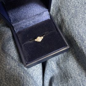【銀座ダイヤモンドシライシの口コミ】 元々、プロポーズリングでもらったダイヤモンド。あまり婚約指輪は普段つ…