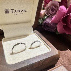【TANZO.(鍛造指輪)の口コミ】 入籍日にちなんだ数のダイヤと、スターダストの加工をして頂きました。希…