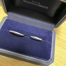 【銀座ダイヤモンドシライシの口コミ】 着け心地が良く滑らかでずっと付けていたいです。
ダイヤモンドも手の甲を…