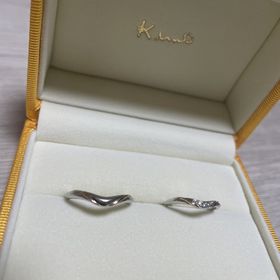 【ケイウノ ブライダル(K.UNO BRIDAL)の口コミ】 ピンクゴールドとプラチナをねじりに混ぜ込んだデザインでつけた際には指…