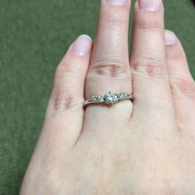 【アイプリモ(I-PRIMO)の口コミ】 指の短さや太さがコンプレックスだったので、そこをカバーできる指輪を探…