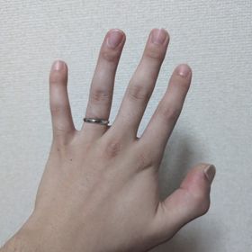 【銀座ダイヤモンドシライシの口コミ】 私は手がでかくて普通の指輪が合うか心配だったけど店員さんが手がでかい…