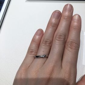 【アイプリモ(I-PRIMO)の口コミ】 ウェーブが入ったデザインで、指を綺麗に見せてくれます。
女性リングのダ…