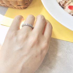 【DIALLURE(ディアリュール)】の口コミ 婚約指輪を購入しなかったので、結婚指輪のエタニティリングに贅沢にダイヤ...