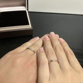 【アイプリモ(I-PRIMO)の口コミ】 細め・ストレートのシンプルなデザインの指輪です。内側には10文字以内で…