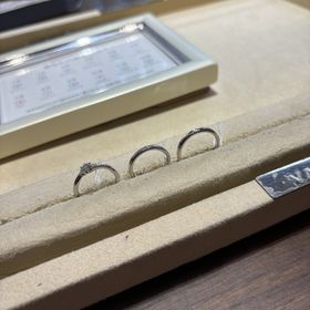 【AMATSU(アマツ)の口コミ】 指輪によってそれぞれ瀬戸内海の島々をコンセプトにつくられており、シン…