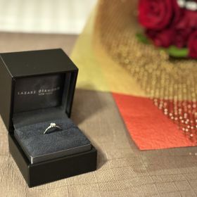 【ラザール ダイヤモンド(LAZARE DIAMOND)の口コミ】 エタニティータイプのギラギラしてる感じや1石タイプの寂しいのは好みでな…