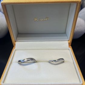 【ケイウノ ブライダル(K.UNO BRIDAL)の口コミ】 2人同じデザインにしながら、個々にこだわりたい部分を詰め込んだ指輪。
…