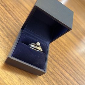 【銀座ダイヤモンドシライシの口コミ】 指輪のデザインはかなり多くシンプルかつダイヤモンドもしっかり輝いてる…