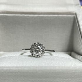 【ENUOVE(イノーヴェ)の口コミ】 取り巻きスタイルなので、中石が小さめでも石が大きく、ゴージャスに見え…