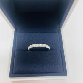 【FOREVERMARK(フォーエバーマーク)の口コミ】 エタニティリングでもダイアモンドのサイズ、留め方で迷いましたが、爪留…