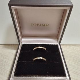 【アイプリモ(I-PRIMO)の口コミ】 ピンクゴールドで、肌なじみがよい色です。新郎と新婦の指輪がセットなの…