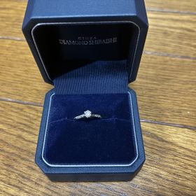 【銀座ダイヤモンドシライシの口コミ】 結婚指輪のデザインはウェーブで関節が太い私でもデザインがある事で太く…