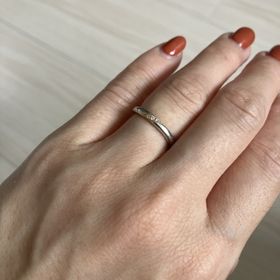 【HOSHI no SUNA 星の砂(ほしのすな)の口コミ】 指輪は細くてシンプルなのを探していました。着け心地もとてもなじみがよ…