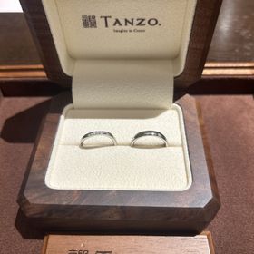 【TANZO.(鍛造指輪)の口コミ】 シンプルだけど輝きもあり着けていても違和感がなくとてもいい感じの指輪…