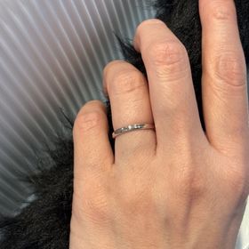 【ENUOVE(イノーヴェ)の口コミ】 完全に一目惚れ！
シンプルだけどよくみるとプラチナでゴールドが挟んであ…