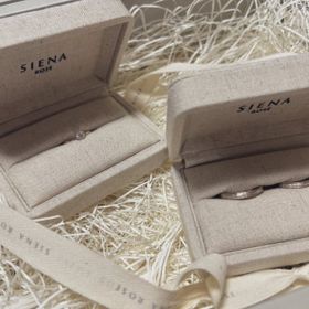 【SIENAROSE(シエナロゼ)の口コミ】 彼曰く何かをモチーフに作られている婚約指輪が意外となく、悩んでいると…