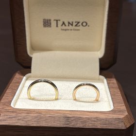 【TANZO.(鍛造指輪)の口コミ】 ペアだけどまったく一緒じゃないところ。
細い幅でも二層になっているとこ…
