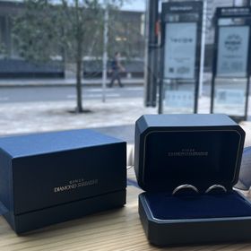 【銀座ダイヤモンドシライシの口コミ】 回った時にデザインが見えなくなるのがいやだったので、長めにダイヤモン…